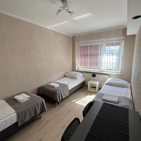 Kwatery Prywatne Jasmin Gniezno Esterno foto
