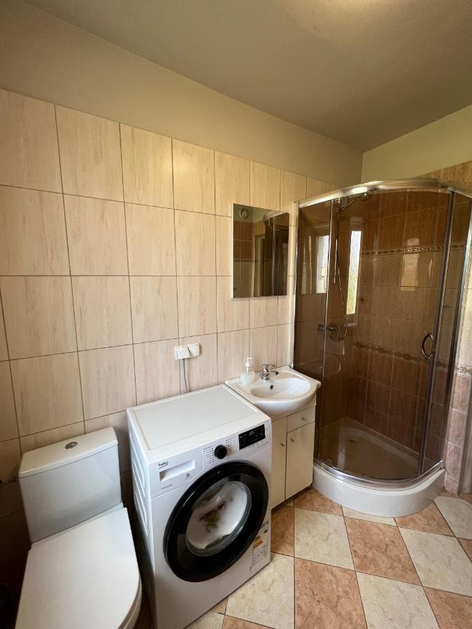 Kwatery Prywatne Jasmin Gniezno Esterno foto